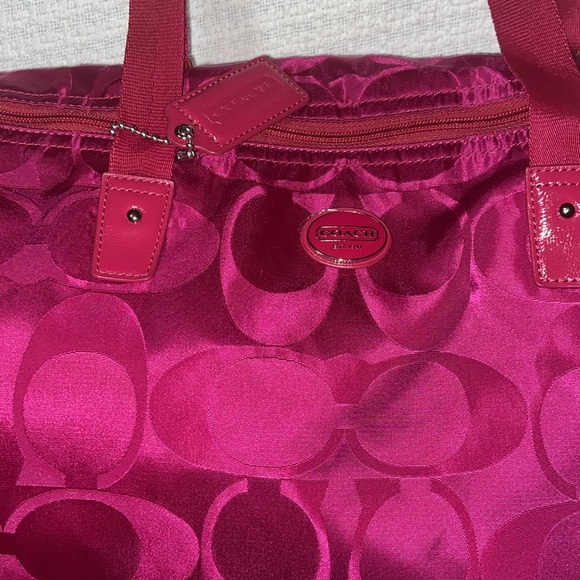 Like new Coach Getaway Signature Nylon Packable Weekender in Hot Pink - Picture 3 of 14